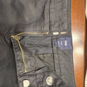 SzM Sz 1 Gap Black Dressy Bermuda Shorts